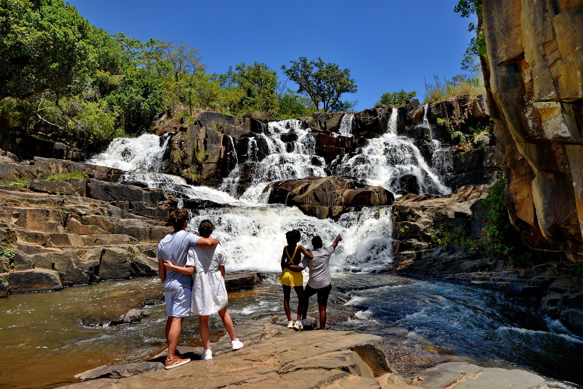 Водопады Ньянгомбе (Nyangombe Falls)
